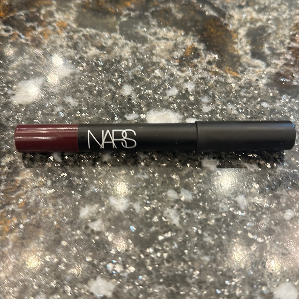 NARS Velvet Matte Lip Pencil in CHAOS